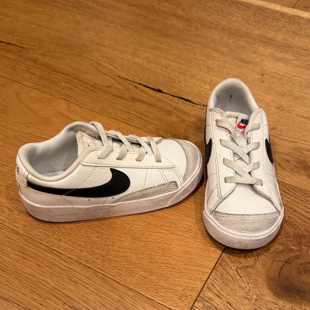 Nike Kids toddler White and Black Court Shot Low-Top Sneakers slip-on shoes 10